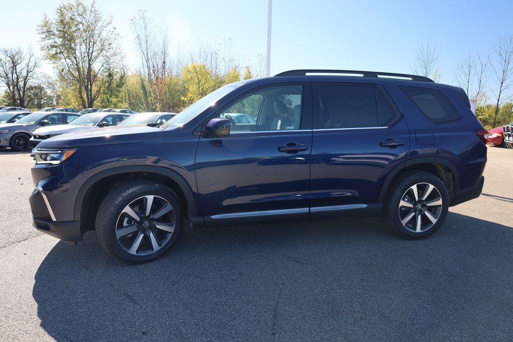 new 2025 Honda Pilot car, priced at $51,825