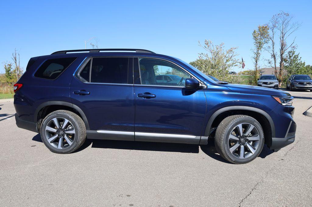 new 2025 Honda Pilot car, priced at $51,825