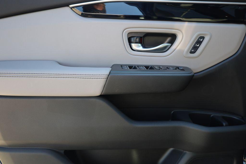 new 2025 Honda Pilot car, priced at $51,825