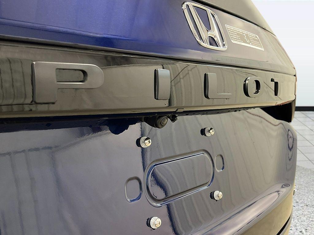 new 2025 Honda Pilot car, priced at $54,530