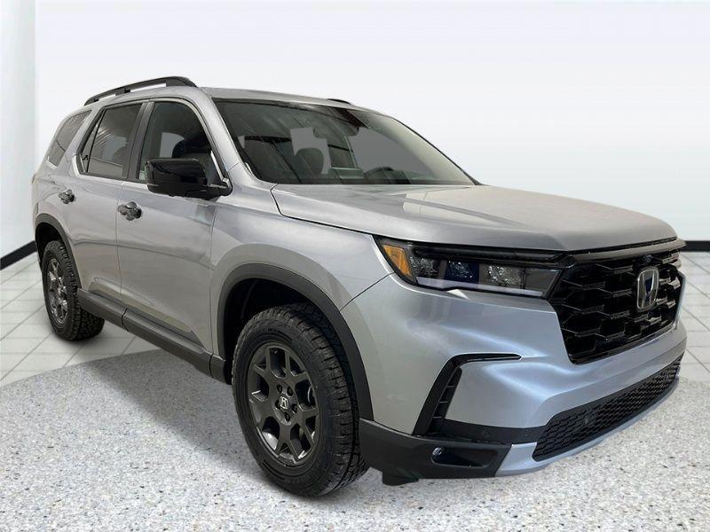 new 2025 Honda Pilot car, priced at $50,795