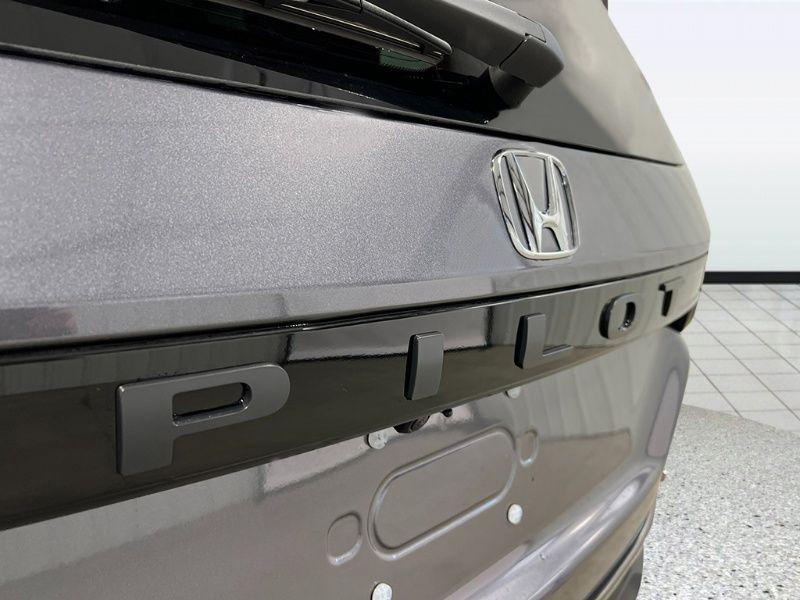 new 2025 Honda Pilot car, priced at $50,995