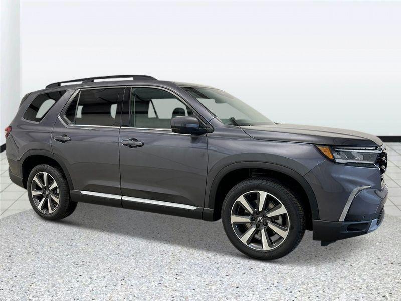 new 2025 Honda Pilot car, priced at $50,995