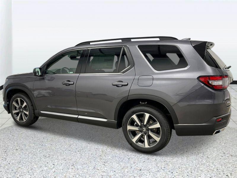 new 2025 Honda Pilot car, priced at $50,995