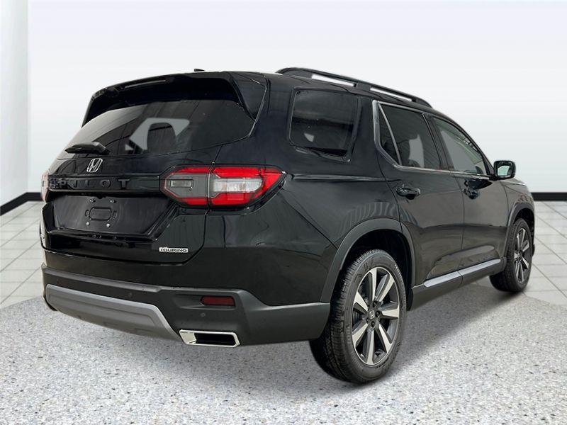 new 2025 Honda Pilot car, priced at $51,050