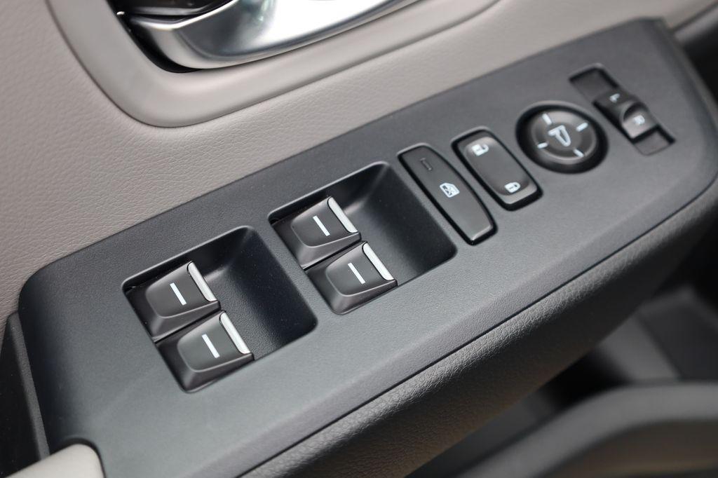 new 2025 Honda Pilot car, priced at $47,095