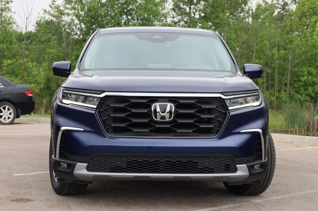 new 2025 Honda Pilot car, priced at $47,095