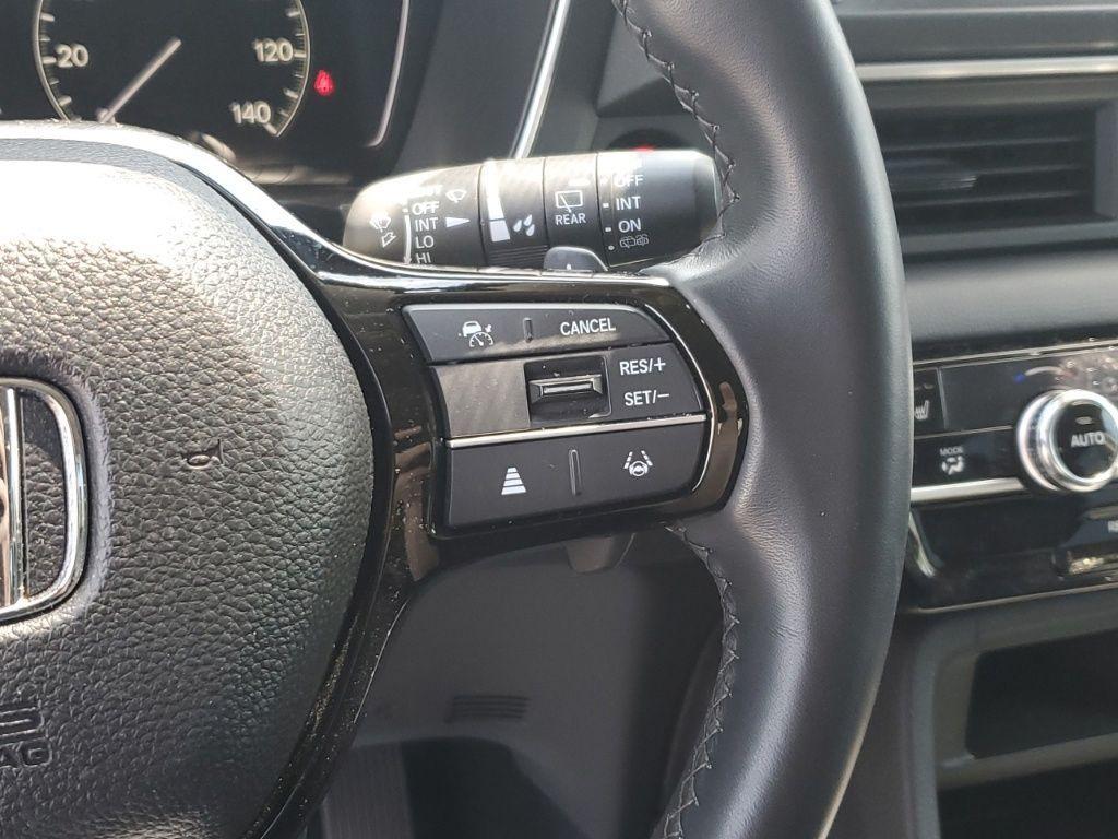 used 2025 Honda Pilot car, priced at $41,117