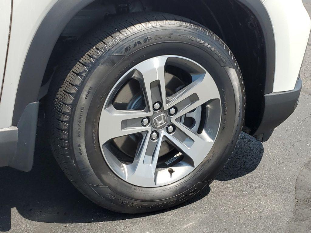 used 2025 Honda Pilot car, priced at $41,117