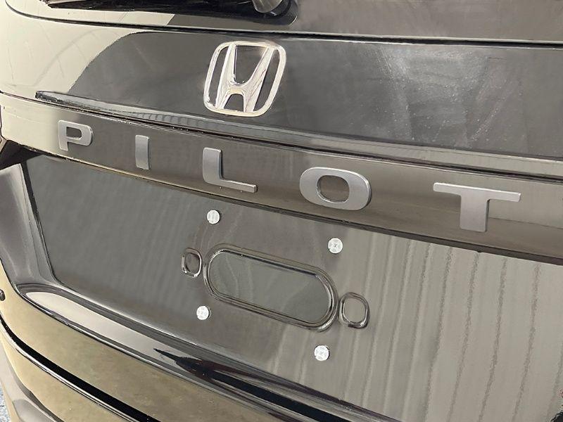 new 2025 Honda Pilot car, priced at $50,850