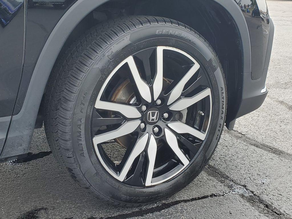 used 2022 Honda Pilot car, priced at $33,000