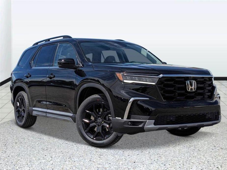 new 2025 Honda Pilot car, priced at $56,575