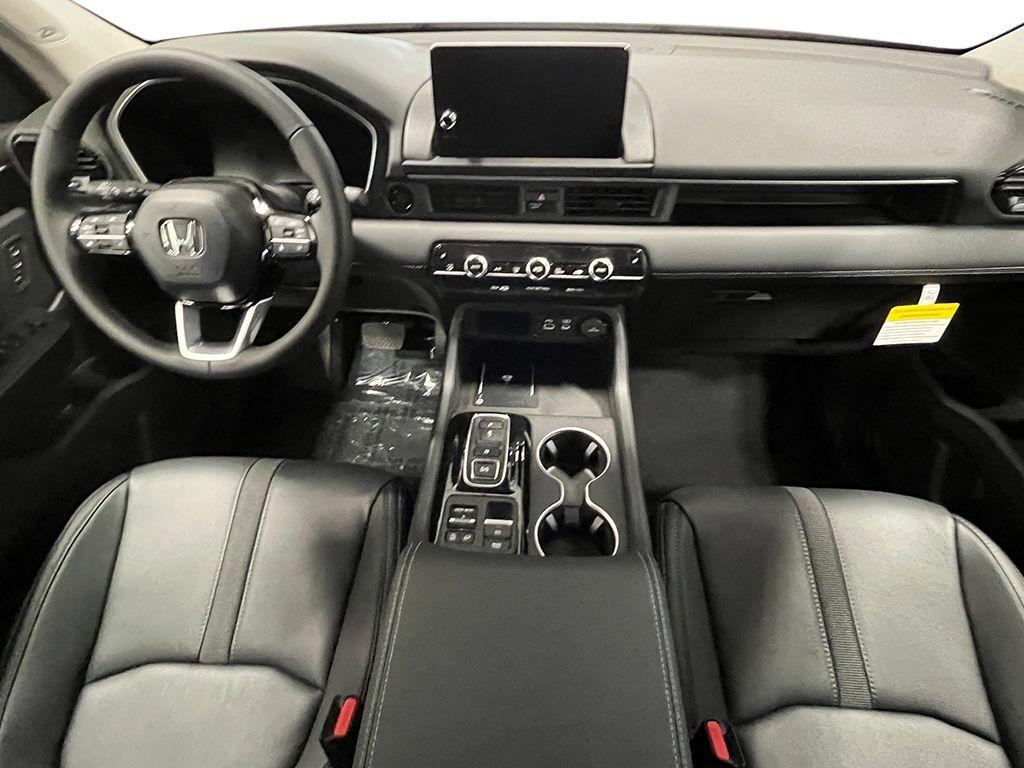 new 2025 Honda Pilot car, priced at $52,995