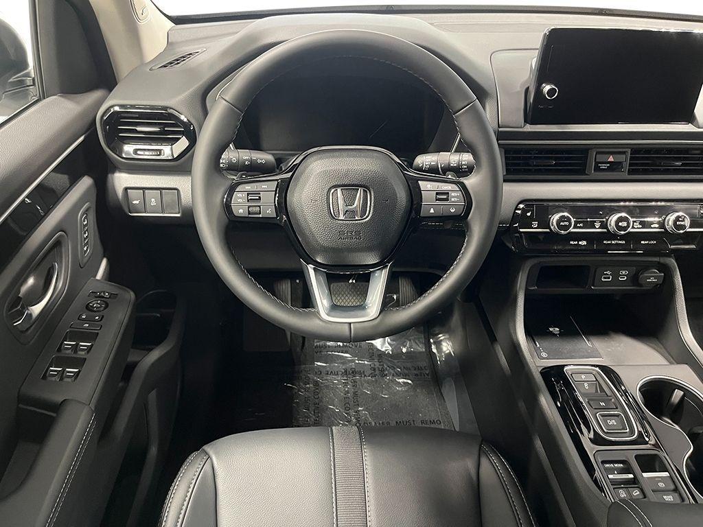new 2025 Honda Pilot car, priced at $52,995