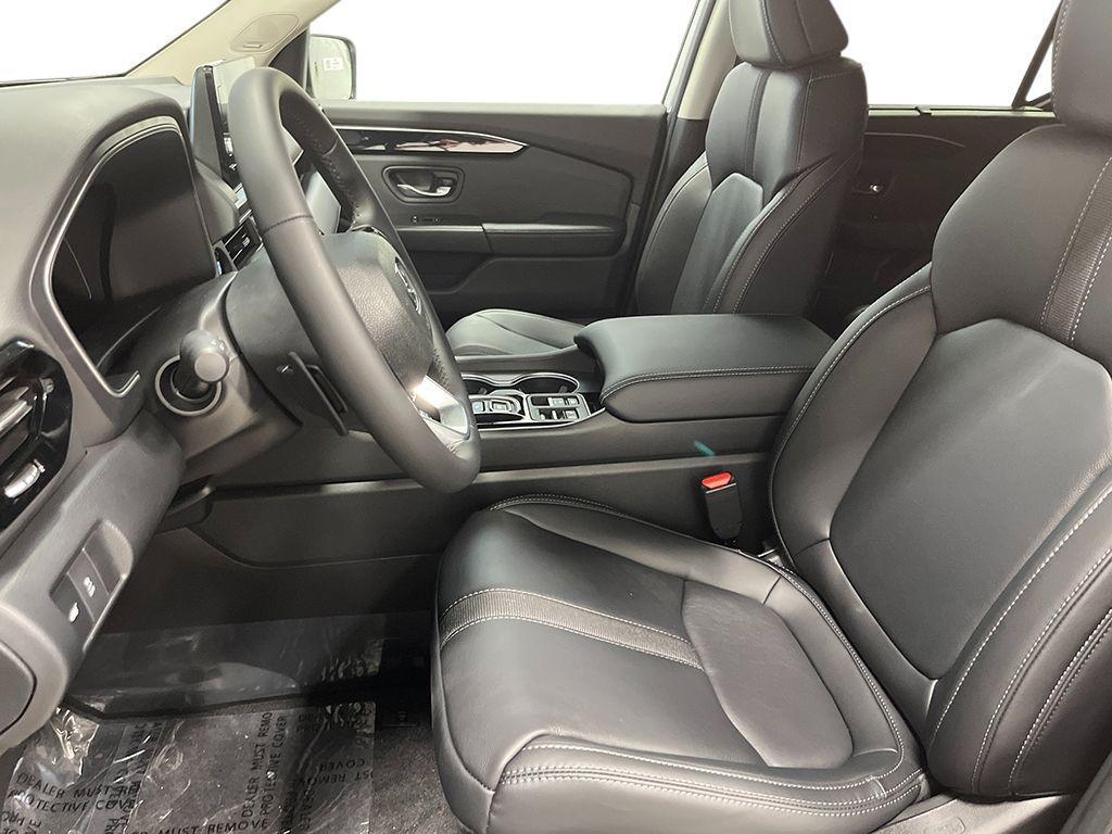 new 2025 Honda Pilot car, priced at $52,995