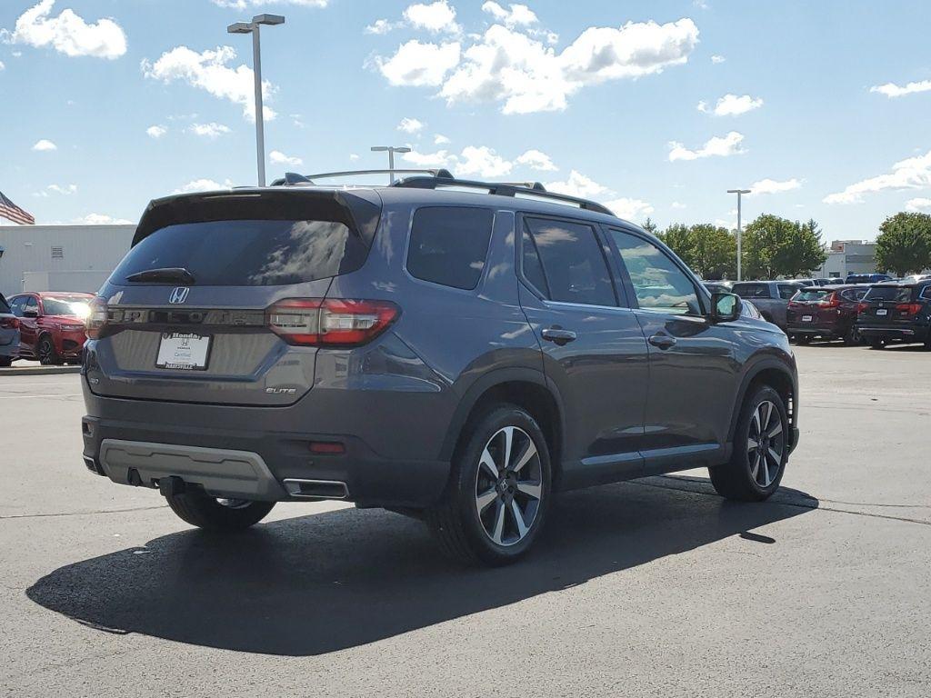 used 2023 Honda Pilot car, priced at $41,227