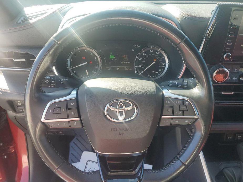 used 2021 Toyota Highlander car, priced at $29,589