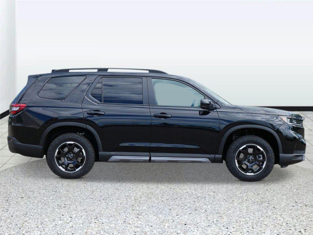 new 2025 Honda Pilot car, priced at $52,800