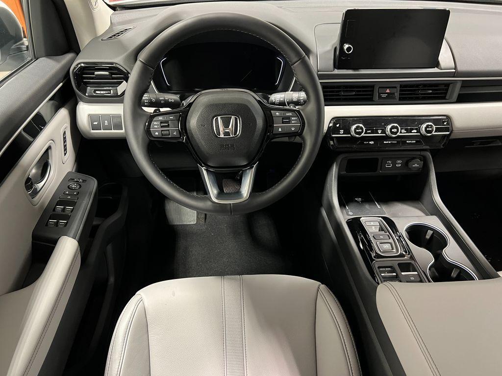 new 2025 Honda Pilot car, priced at $53,725