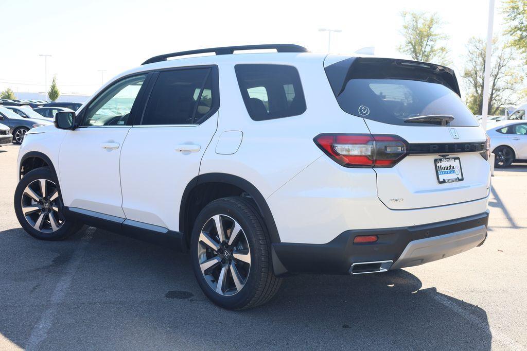 new 2025 Honda Pilot car, priced at $51,550