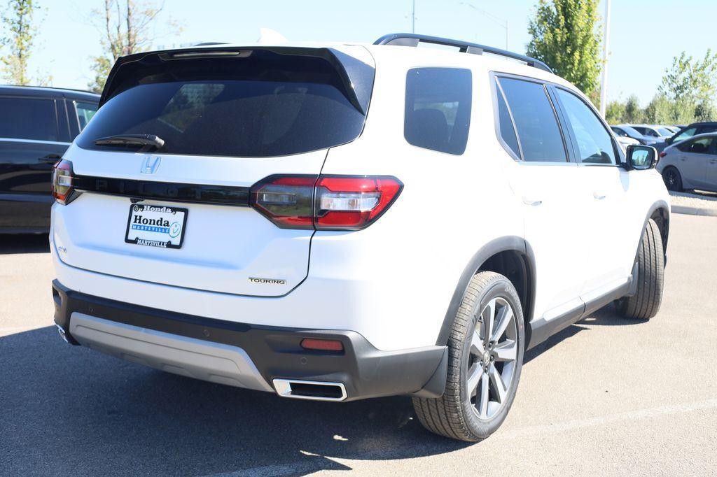 new 2025 Honda Pilot car, priced at $51,550