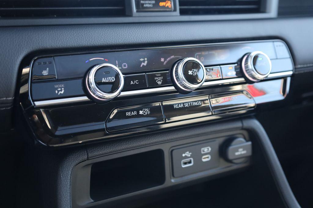 new 2025 Honda Pilot car, priced at $51,550