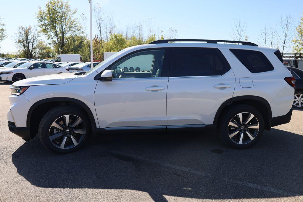 new 2025 Honda Pilot car, priced at $51,550