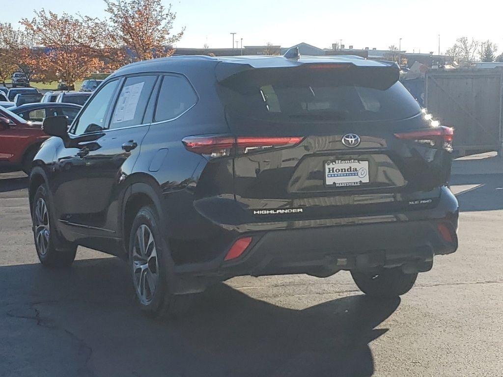 used 2021 Toyota Highlander car, priced at $28,500