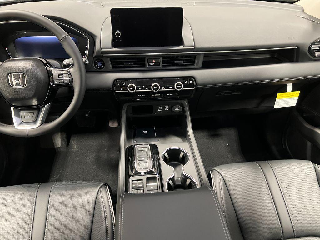 new 2025 Honda Pilot car, priced at $55,030