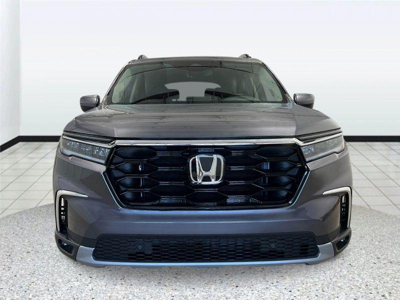 new 2025 Honda Pilot car, priced at $50,995