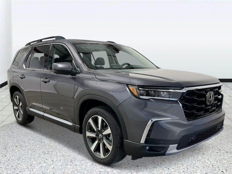 new 2025 Honda Pilot car, priced at $50,995