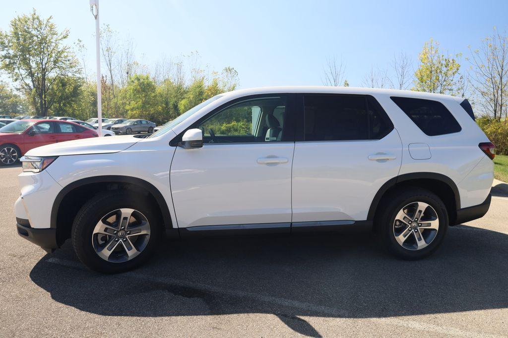 new 2025 Honda Pilot car, priced at $47,550