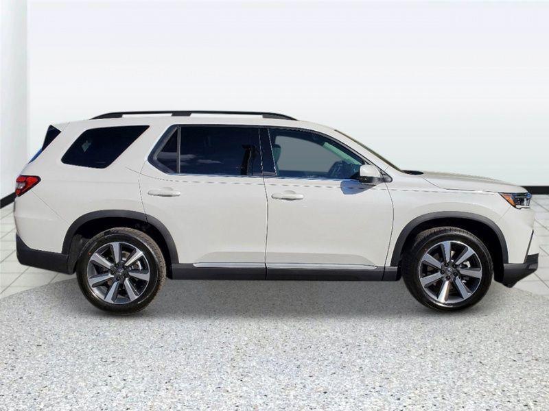 new 2025 Honda Pilot car, priced at $49,350