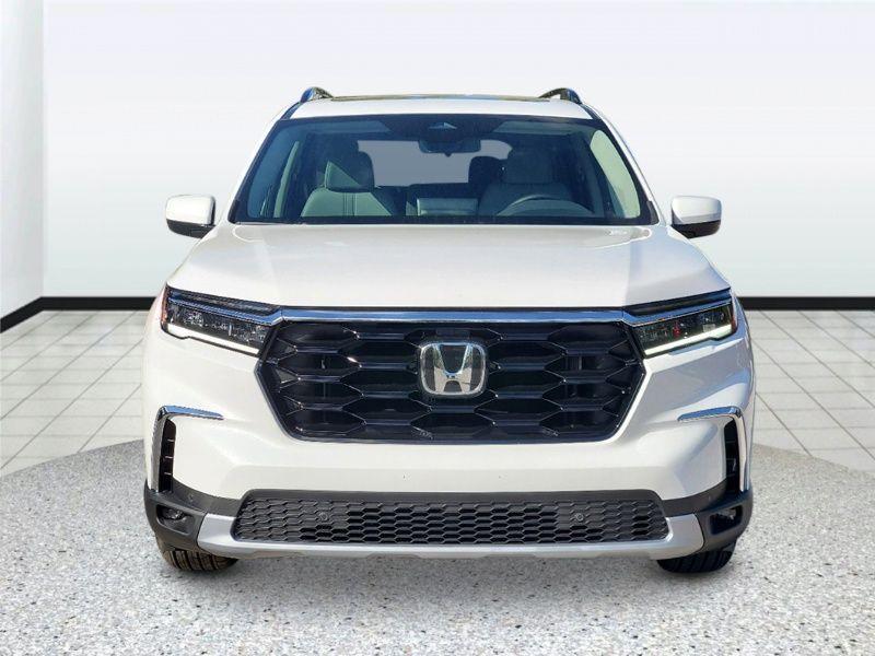 new 2025 Honda Pilot car, priced at $49,350