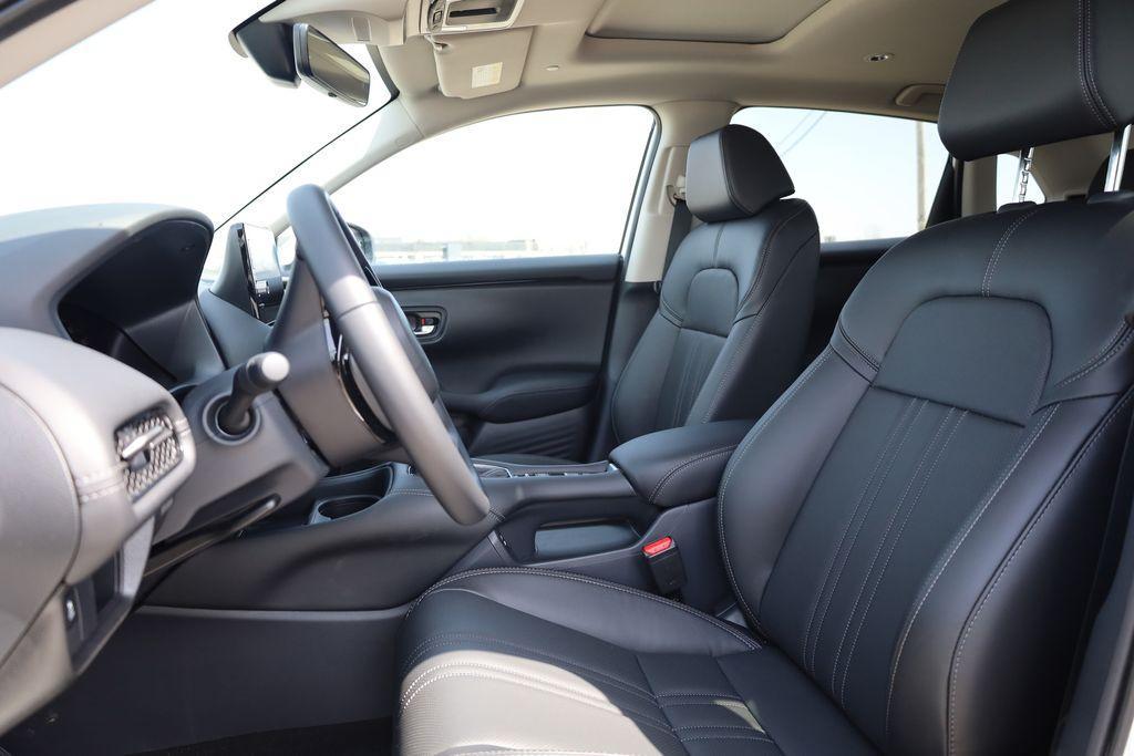 new 2025 Honda HR-V car, priced at $32,850