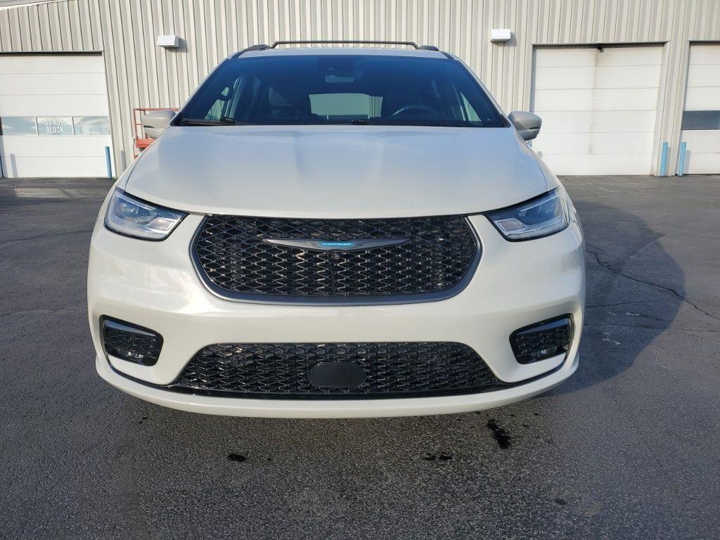 used 2021 Chrysler Pacifica Hybrid car, priced at $22,599