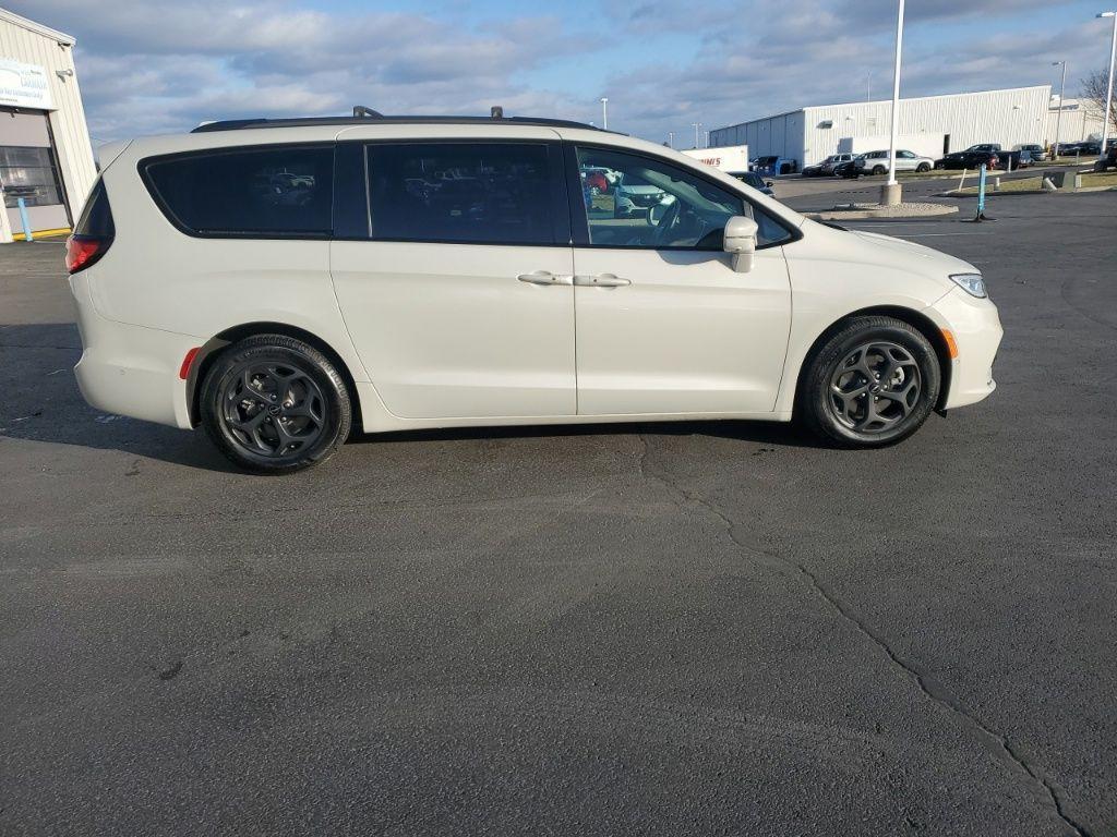 used 2021 Chrysler Pacifica Hybrid car, priced at $22,599