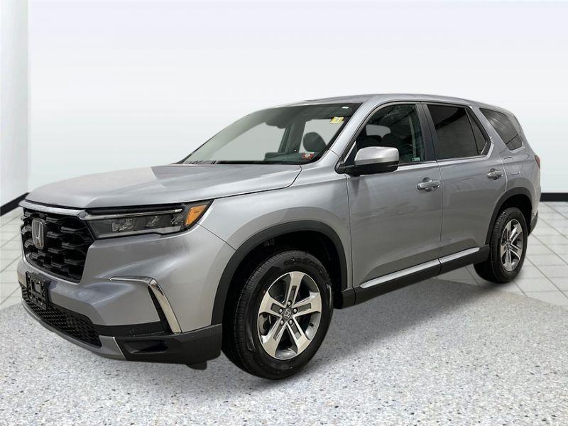 new 2025 Honda Pilot car, priced at $47,095