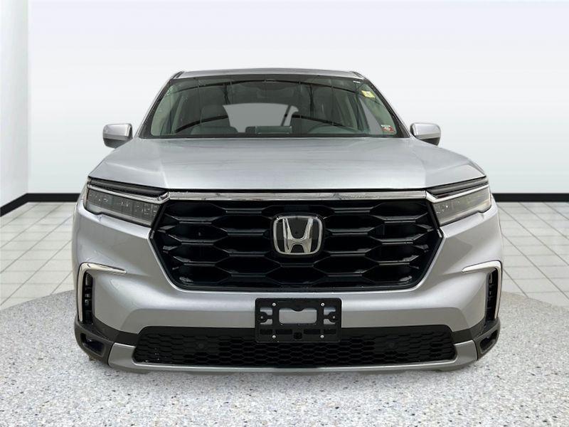 new 2025 Honda Pilot car, priced at $47,095