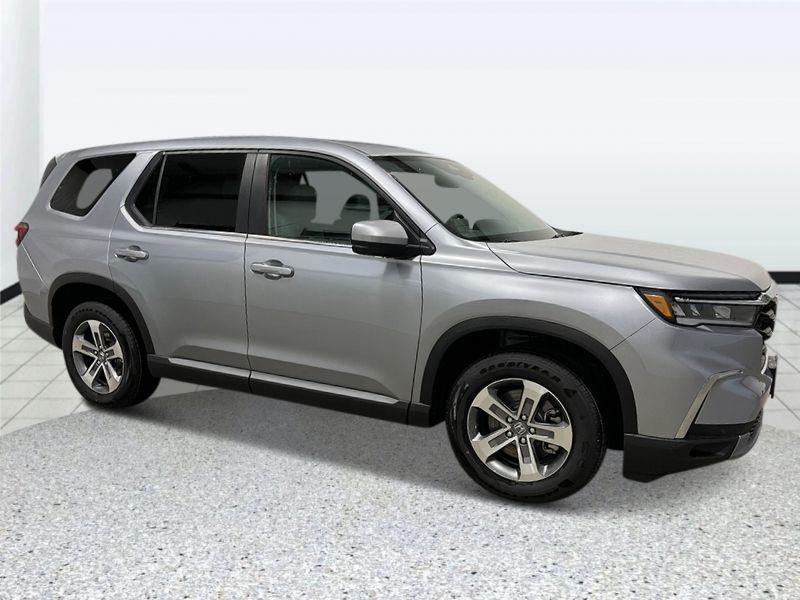 new 2025 Honda Pilot car, priced at $47,095