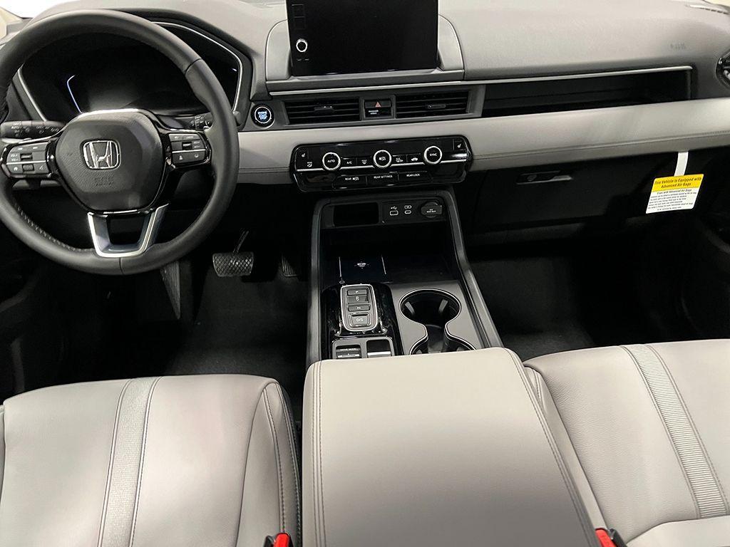 new 2025 Honda Pilot car, priced at $47,095