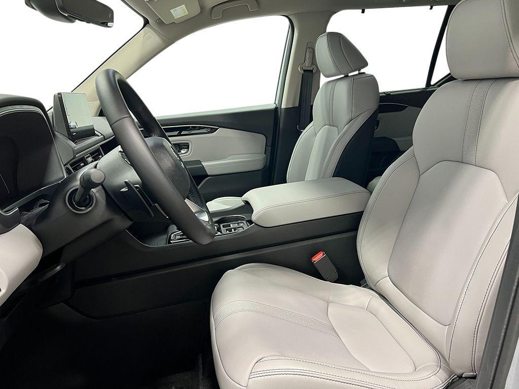 new 2025 Honda Pilot car, priced at $47,095