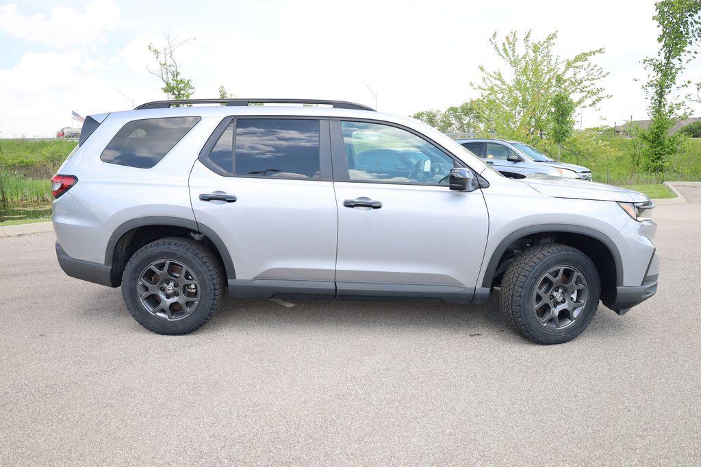 new 2025 Honda Pilot car, priced at $50,795