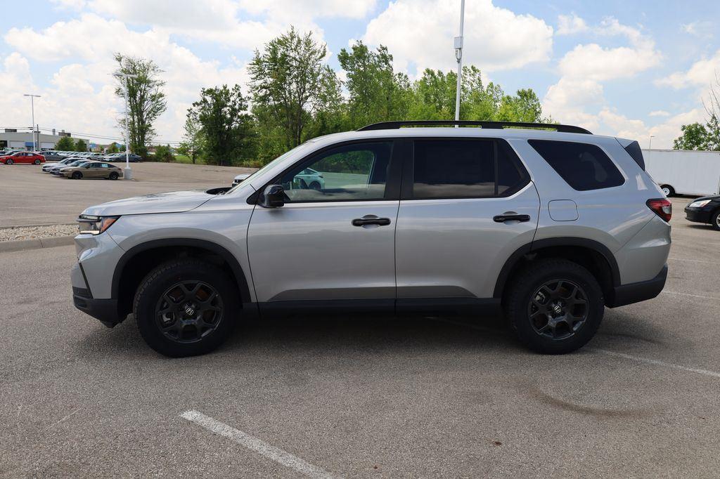 new 2025 Honda Pilot car, priced at $50,895