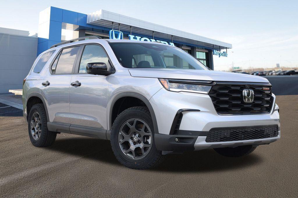 new 2025 Honda Pilot car, priced at $50,895