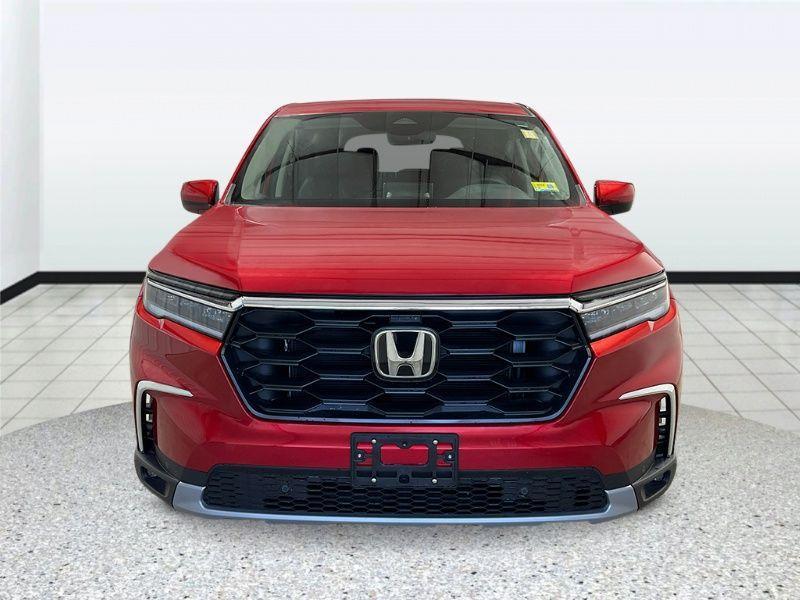 new 2025 Honda Pilot car, priced at $48,180