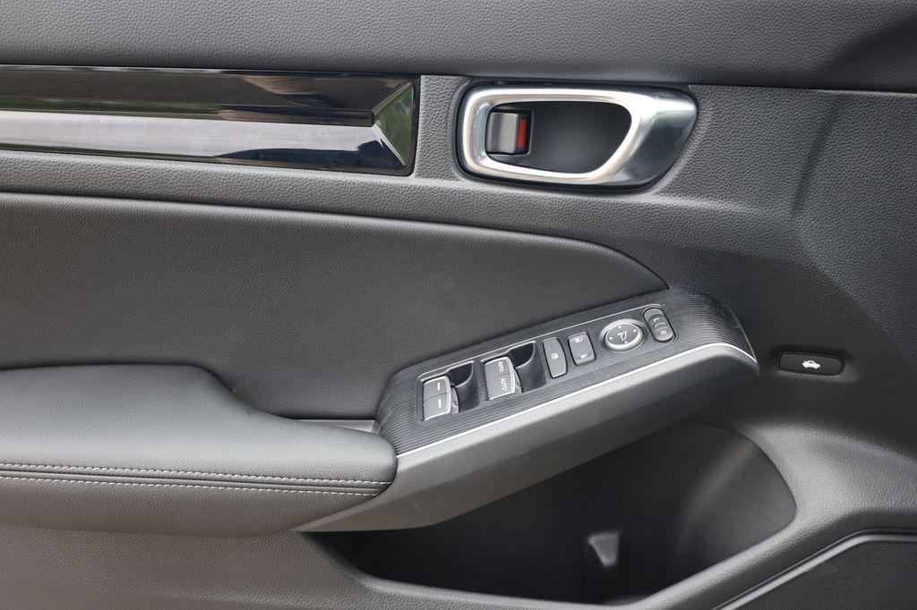 new 2025 Honda Civic Hybrid car, priced at $33,555