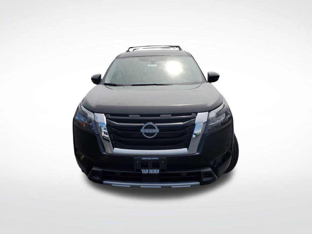 new 2025 Nissan Pathfinder car, priced at $37,015