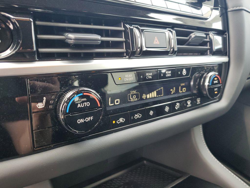 new 2025 Nissan Pathfinder car, priced at $37,015