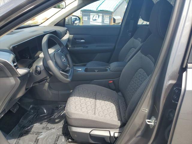 new 2025 Nissan Kicks car, priced at $25,555